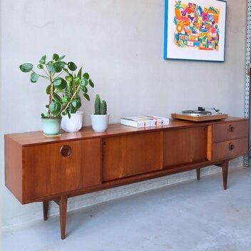 Vintage dressoir met schuifdeuren, klep en lades