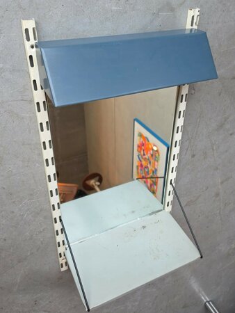 Pilastro wandrekje met lampje en spiegel