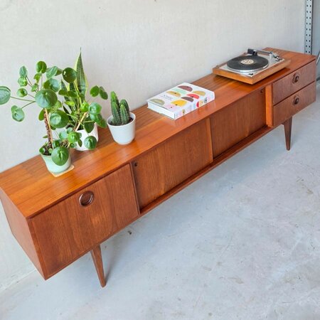 Vintage dressoir met schuifdeuren, klep en lades
