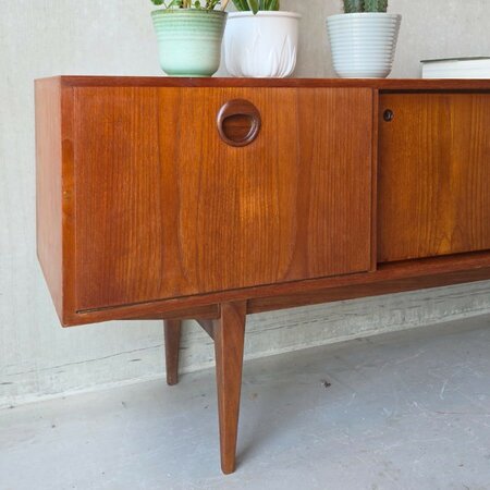 Vintage dressoir met schuifdeuren, klep en lades