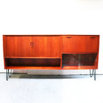 Vintage wandkast met hairpin poten