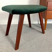 Vintage voetenbankje opnieuw gestoffeerd