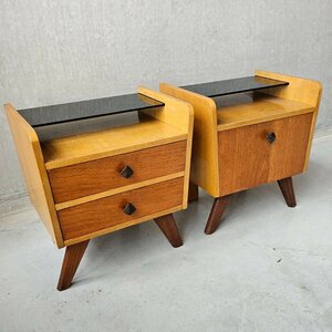 Twee leuke, vintage nachtkastjes