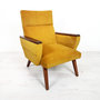 vVintage fauteuil, okergeel velours